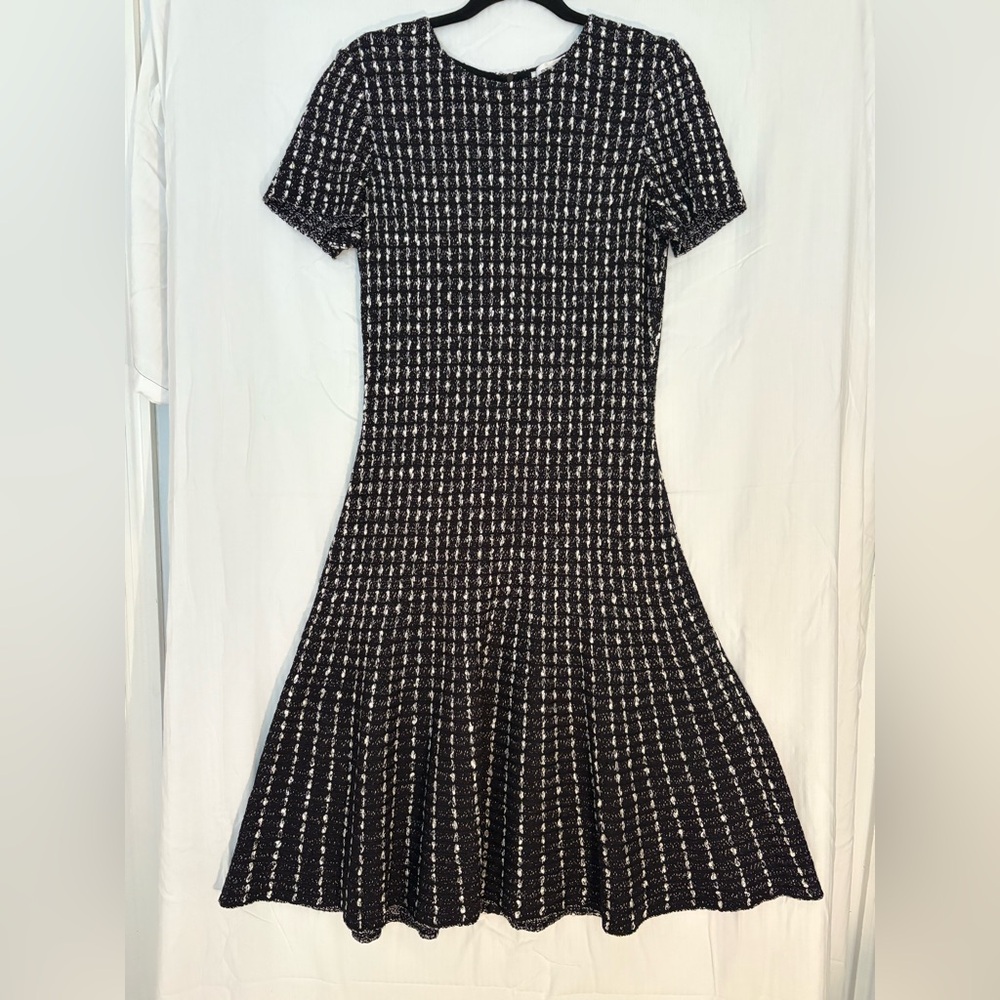 St. John Collection Black & White Tweed Knit Fit & Flare Dress – Size 6